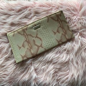 🎉HP🎉 Miche Classic Purse Shell Cream Off-White & Burgundy Snakeskin Cover